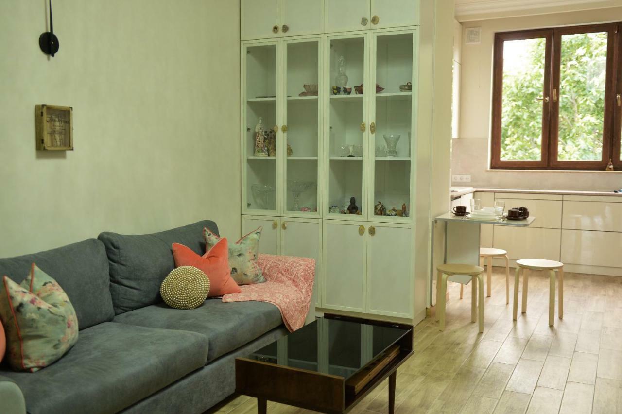 Spacious Modern 2 Bedrooms Apartment In Central Yerevan Exterior photo